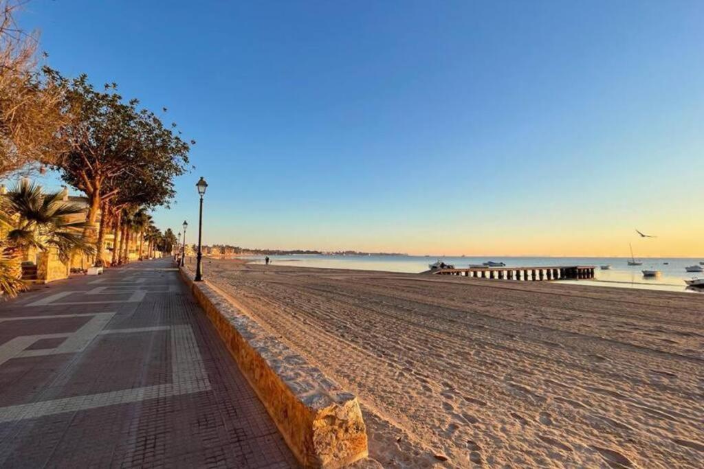 Charming Beachfront Apartment Murcia Eksteriør bilde